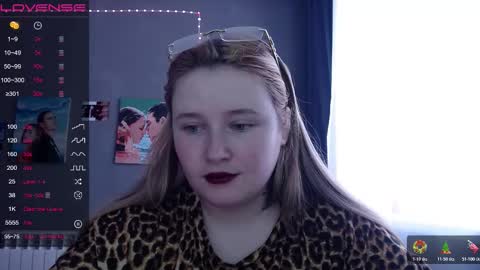 light_lunaa online show from November 2025 08:35:02 AM