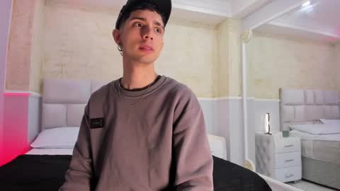 L I I A M online show from February 2025 04:15:02 AM