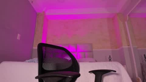 L I I A M online show from March 2025 08:35:01 AM