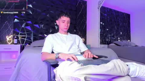 L I I A M online show from March 2025 04:55:01 PM