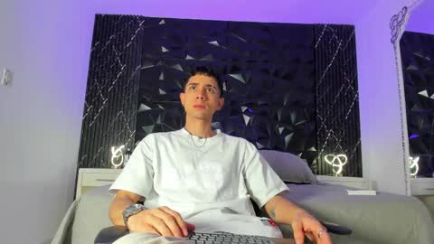 L I I A M online show from March 2025 04:38:02 AM