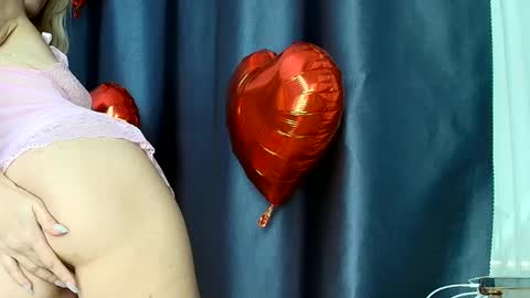 Mia                   Onlyfans link -  online show from February 2025 04:09:02 AM