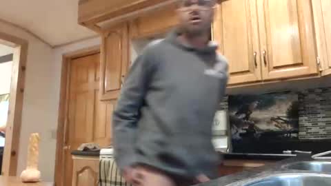 St pierre online show from October 2025 04:18:01 PM