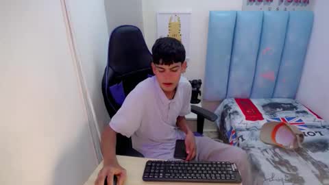 Snapshot of lil_babyyy_ chatting on November 2025 03:32:02 AM LIAM online show from November 2025 03:32:02 AM