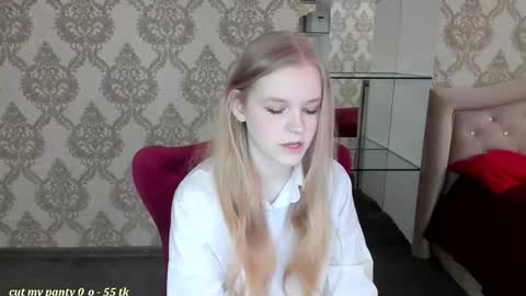 Snapshot of lil_cookie_monster chatting on February 2026 11:09:02 AM Erica online show from February 2026 11:09:02 AM