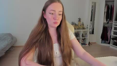 Snapshot of lil_happiness chatting on June 2026 12:57:02 PM for free registration 3 online show from June 2026 12:57:02 PM