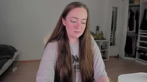 Snapshot of lil_happiness chatting on July 2026 05:08:02 PM for free registration 3 online show from July 2026 05:08:02 PM