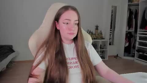 Snapshot of lil_happiness chatting on July 2026 05:37:02 PM for free registration 3 online show from July 2026 05:37:02 PM