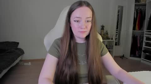 Snapshot of lil_happiness chatting on August 2026 09:39:02 PM for free registration 3 online show from August 2026 09:39:02 PM