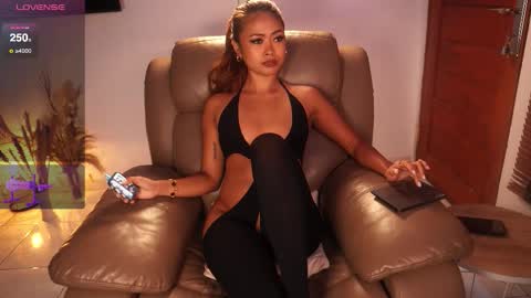 Snapshot of lil_kxx chatting on November 2025 01:05:01 AM Miss K online show from November 2025 01:05:01 AM