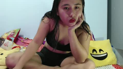 Snapshot of lil_sweetgirl4u chatting on February 2025 02:45:02 AM lil_sweetgirl4u online show from February 2025 02:45:02 AM
