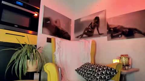 Snapshot of lil_uff chatting on November 2025 10:10:01 PM aka princessmaya online show from November 2025 10:10:01 PM