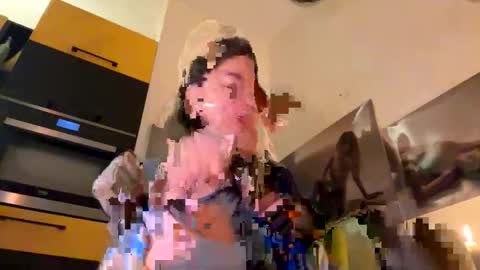 Snapshot of lil_uff chatting on December 2025 11:12:01 PM aka princessmaya online show from December 2025 11:12:01 PM