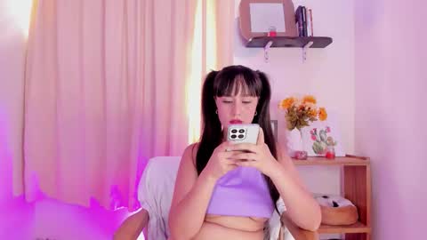 Lila  online show from November 2025 07:57:01 PM