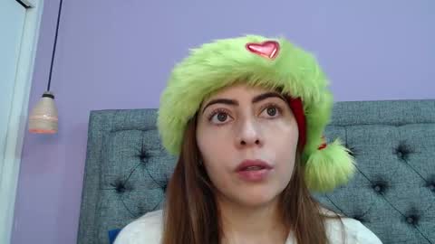 Lilasuni online show from December 2025 04:01:02 PM