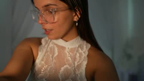 Rebecca online show from October 2025 04:15:02 PM
