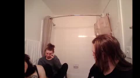 lilbratty_clouds_ogpuffdragon online show from February 2026 11:27:01 AM