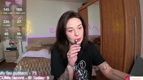 Snapshot of lilcamomile chatting on April 2026 10:13:02 AM Camomile Lil online show from April 2026 10:13:02 AM