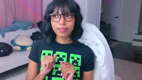 Snapshot of lileviemarie chatting on January 2026 03:00:02 AM evie online show from January 2026 03:00:02 AM