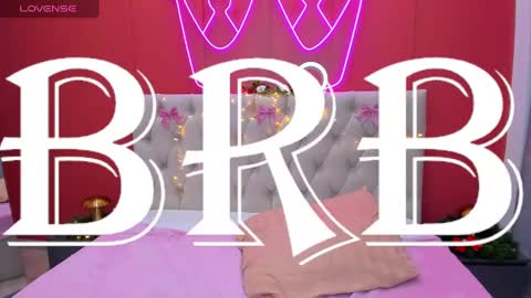 Lilli  follow me kiss online show from January 2025 12:41:01 PM