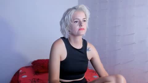 Lili online show from October 2025 11:02:02 PM