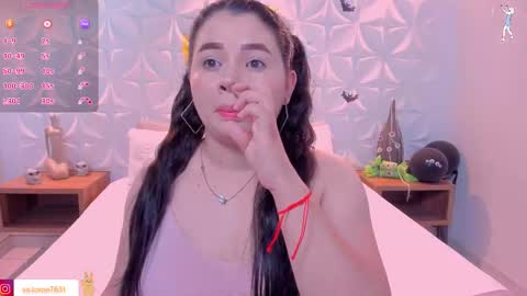 Snapshot of lili_mccormick chatting on October 2025 02:23:02 AM SALOME online show from October 2025 02:23:02 AM