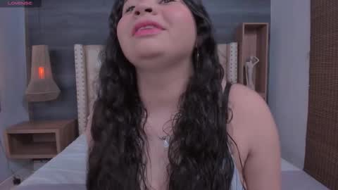 Snapshot of lili_mccormick chatting on November 2025 08:51:01 PM SALOME online show from November 2025 08:51:01 PM