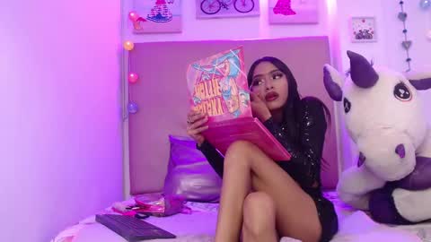 lili_roussi online show from February 2026 10:35:02 PM