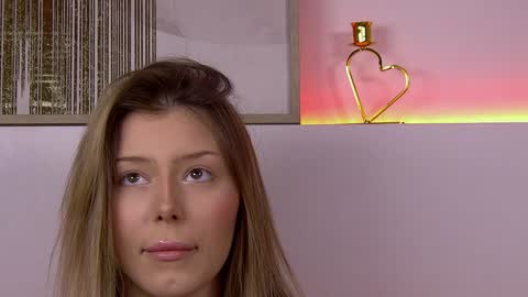 Mia online show from January 2025 09:28:01 AM