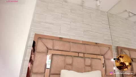 LILIAN  online show from February 2026 06:47:02 PM