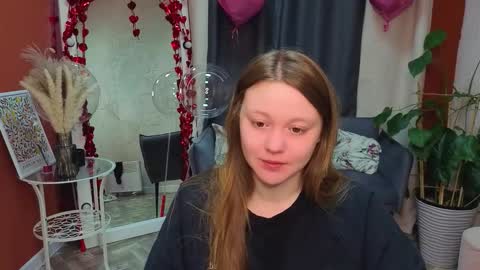 Snapshot of lilian_stars chatting on February 2026 04:42:02 AM Lilian online show from February 2026 04:42:02 AM