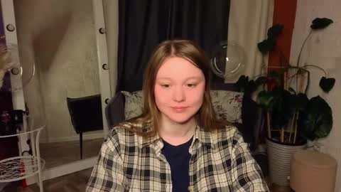 Snapshot of lilian_stars chatting on February 2026 01:07:02 PM Lilian online show from February 2026 01:07:02 PM