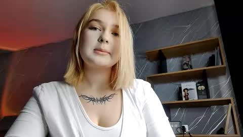 Nana online show from February 2026 01:22:01 PM