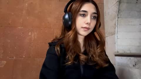 Lina online show from September 2025 10:09:02 PM