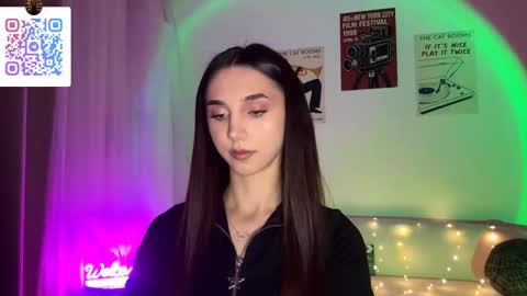 Lina online show from March 2026 10:28:01 PM