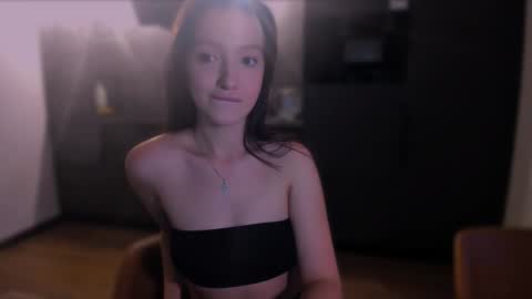 Snapshot of lililaluna chatting on December 2024 01:00:01 PM ... online show from December 2024 01:00:01 PM