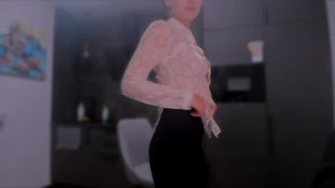 Snapshot of lililaluna chatting on January 2025 03:32:02 PM ... online show from January 2025 03:32:02 PM