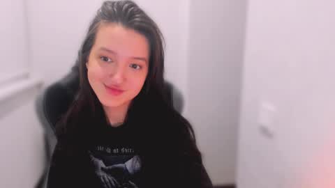 Snapshot of lililaluna chatting on February 2025 08:37:01 PM ... online show from February 2025 08:37:01 PM