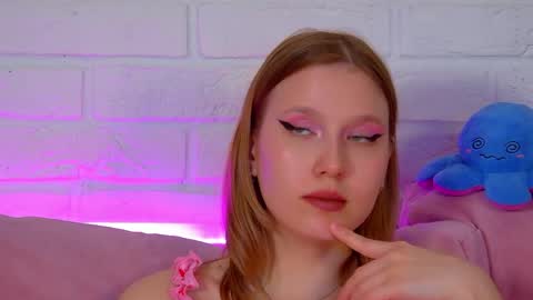 LiliLinn online show from May 2026 10:36:01 AM