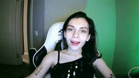 lilirose online show from December 2024 07:24:01 PM