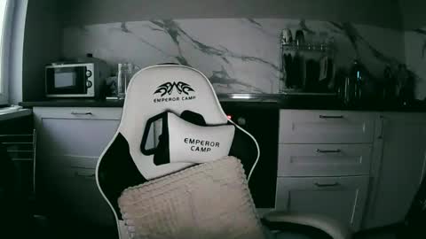 lilirose online show from January 2025 01:47:01 PM