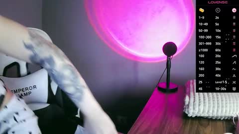 lilirose online show from October 2025 08:20:02 PM