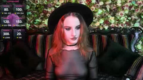 lilit_el_ online show from November 2025 01:58:01 PM