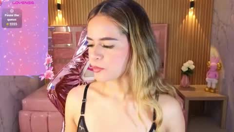 Lilith  online show from November 2025 08:45:01 PM