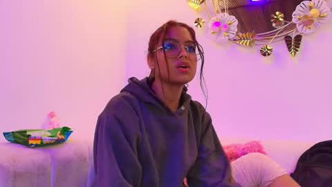 lilith_and_draven online show from November 2025 12:24:01 AM