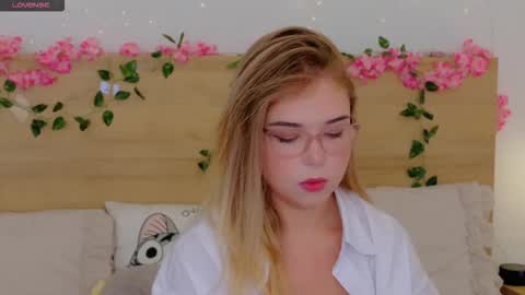 Lilith Bonheur online show from November 2025 10:57:02 PM