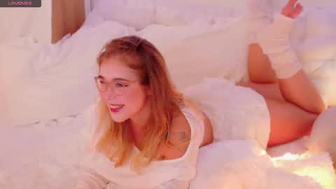 Lilith Bonheur online show from December 2025 12:43:02 PM