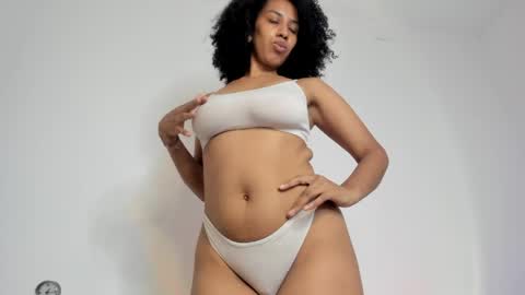 Alejandra  online show from May 2026 05:15:01 AM