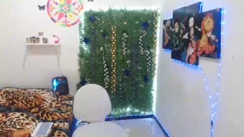 lilithaurora online show from April 2026 12:55:01 PM