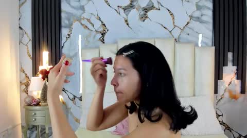 Lilith  online show from December 2025 04:40:01 AM